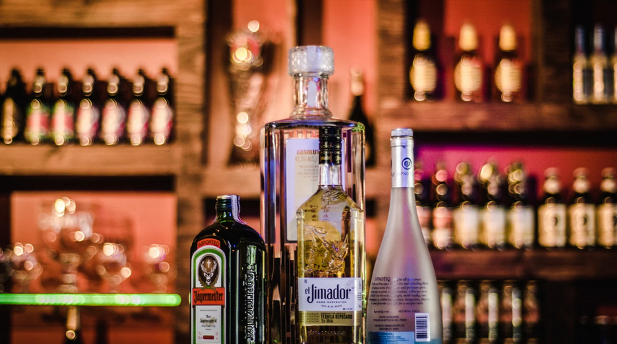 ウイスキー買取の高値買取業者を比較！相場下落の今高く売るコツ